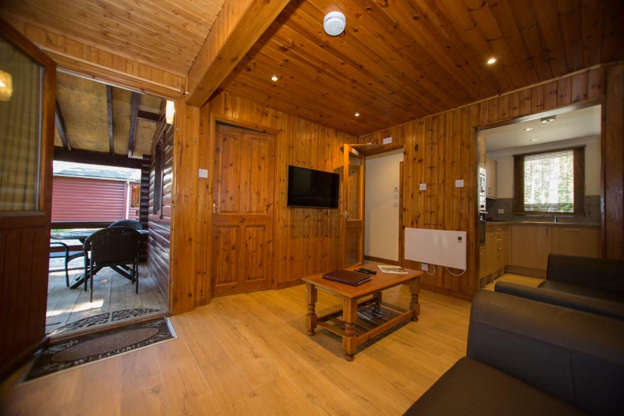 Invercauld Lodges بالاتر المظهر الخارجي الصورة